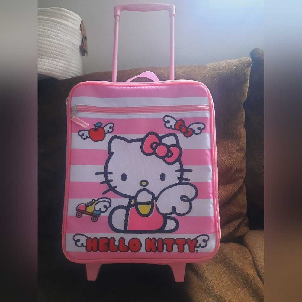 Hello Kitty Carry On